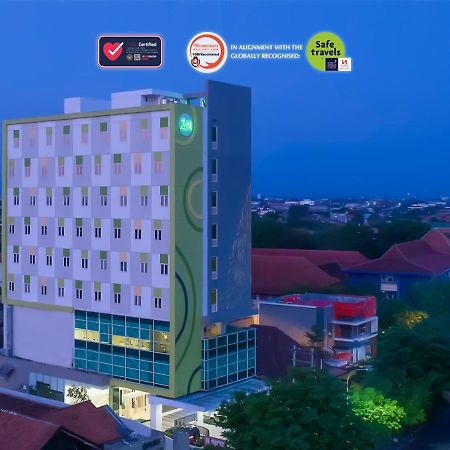 Zest Parang Raja Solo By Swiss-Belhotel International Bonorejo Exterior photo
