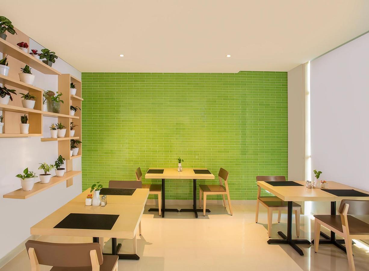Zest Parang Raja Solo By Swiss-Belhotel International Bonorejo Exterior photo
